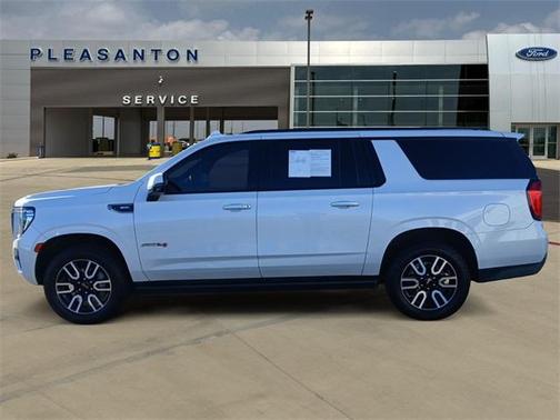 2023 GMC Yukon XL AT4