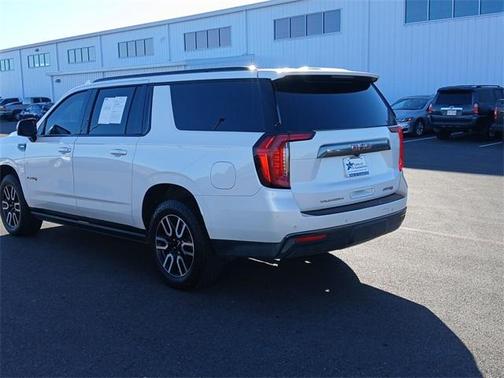 2023 GMC Yukon XL AT4