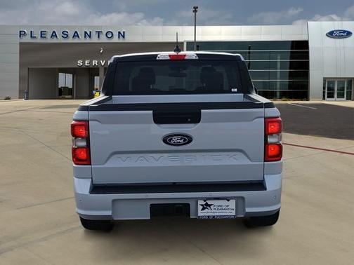 SPACE WHITE METALLIC 2026 Ford Maverick LOBO STANDARD