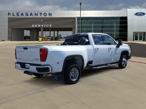 Summit White 2023 Chevrolet Silverado 3500 HIGH COUNTRY