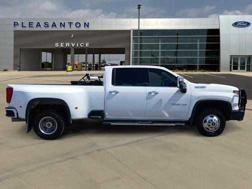 Summit White 2023 Chevrolet Silverado 3500 HIGH COUNTRY