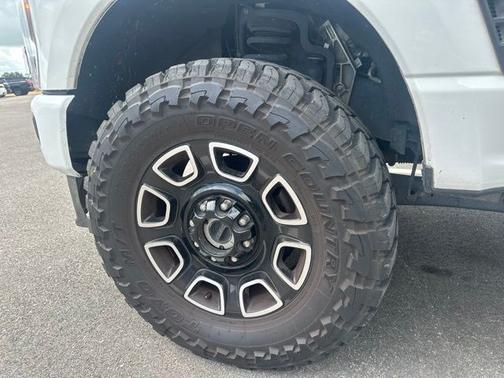 STAR WHITE 2025 Ford F-350 PLATINUM