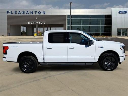 2025 Ford F-150 Lightning Flash