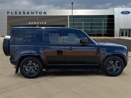 2025 Land Rover Defender P500 X-Dynamic SE