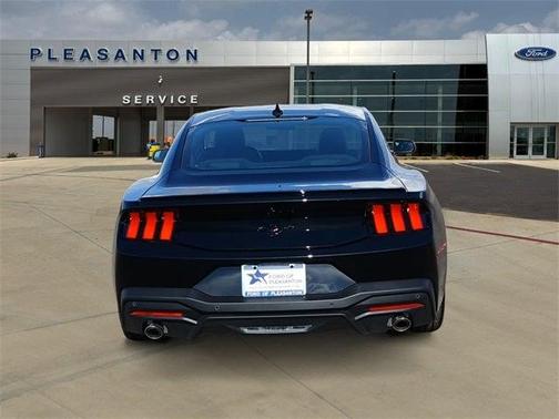 2025 Ford Mustang 