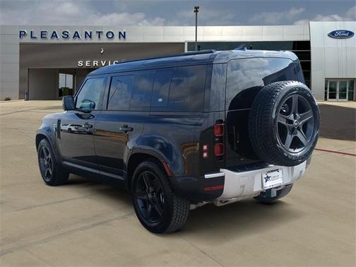 2022 Land Rover Defender 110 SE