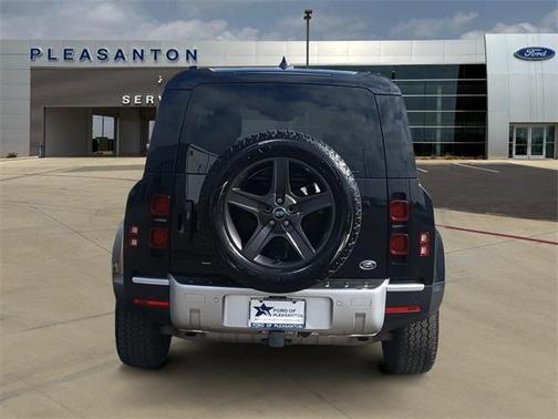 2022 Land Rover Defender 110 SE