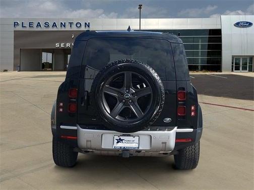 2022 Land Rover Defender 110 SE