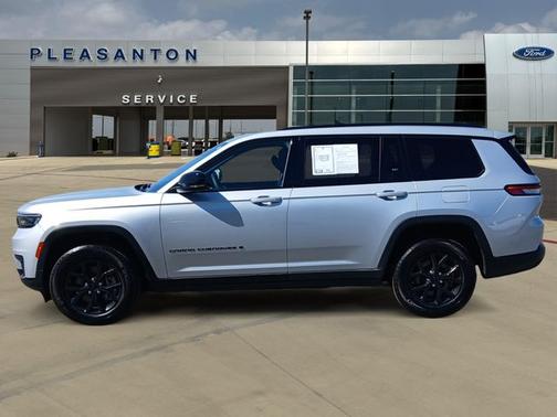 2024 Jeep Grand Cherokee LAREDO