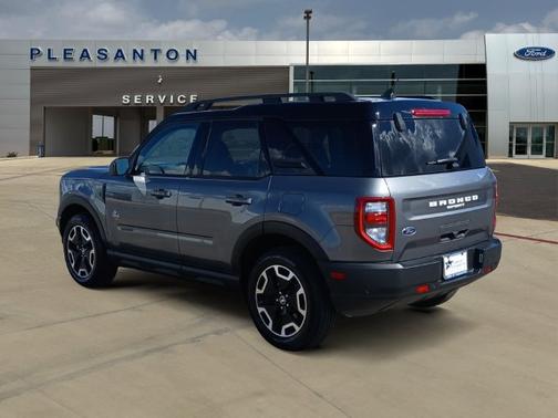 CARBONIZED GRAY METALLIC 2024 Ford Bronco Sport OUTER BANKS