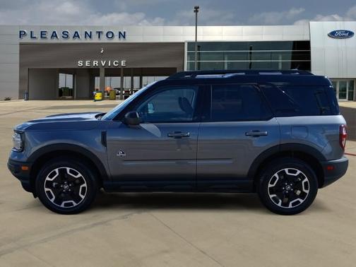 CARBONIZED GRAY METALLIC 2024 Ford Bronco Sport OUTER BANKS