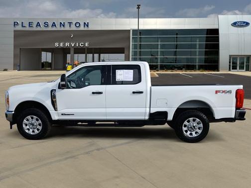 OXFORD WHITE 2024 Ford F-250 XLT