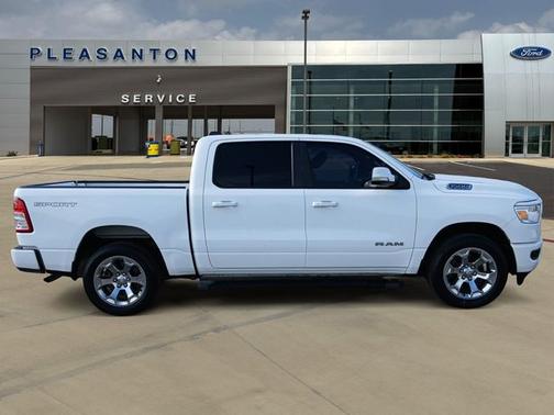 Bright White Clearcoat 2022 RAM 1500 BIG HORN/LONE STAR