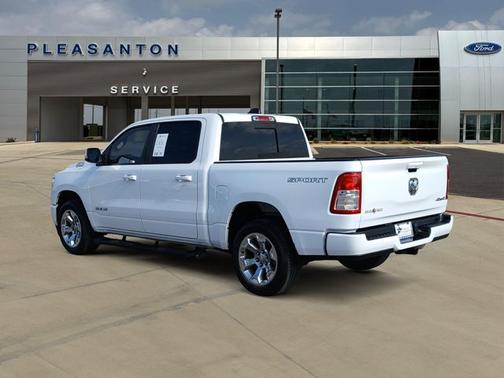 Bright White Clearcoat 2022 RAM 1500 BIG HORN/LONE STAR