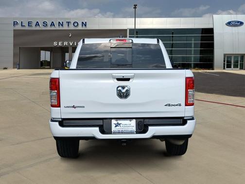 Bright White Clearcoat 2022 RAM 1500 BIG HORN/LONE STAR