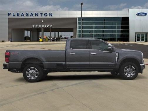 2025 Ford F-350 Lariat Super Duty