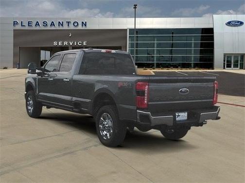 2025 Ford F-350 Lariat Super Duty