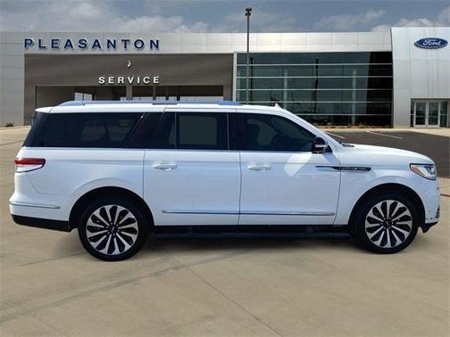 2022 Lincoln Navigator L Reserve