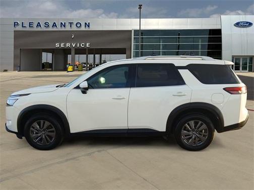2022 Nissan Pathfinder S