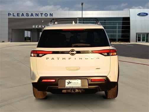 2022 Nissan Pathfinder S