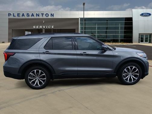 CARBONIZED GRAY METALLIC 2026 Ford Explorer ST-LINE