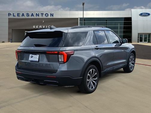 CARBONIZED GRAY METALLIC 2026 Ford Explorer ST-LINE