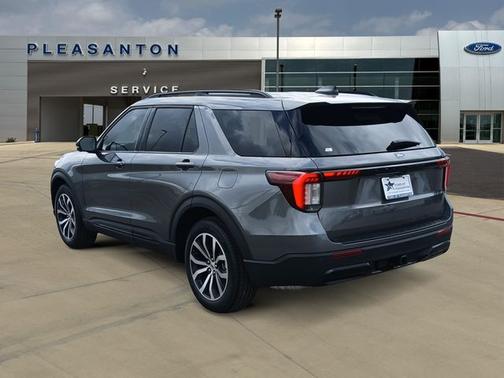 CARBONIZED GRAY METALLIC 2026 Ford Explorer ST-LINE