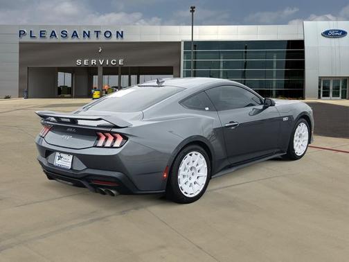 CARBONIZED GRAY METALLIC 2026 Ford Mustang GT PREMIUM