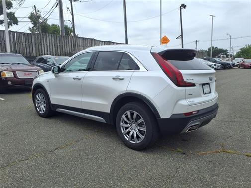 2023 Cadillac XT4 Premium Luxury