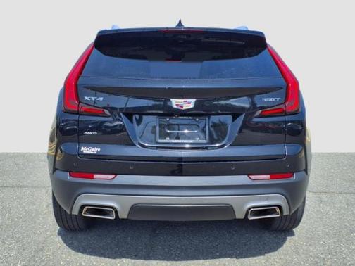 2022 Cadillac XT4 Premium Luxury