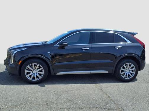 2022 Cadillac XT4 Premium Luxury