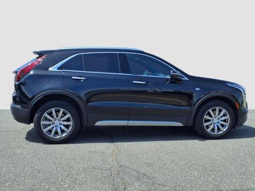 2022 Cadillac XT4 Premium Luxury