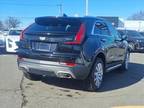 2022 Cadillac XT4 Premium Luxury