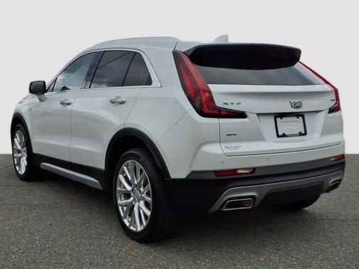 2022 Cadillac XT4 Premium Luxury