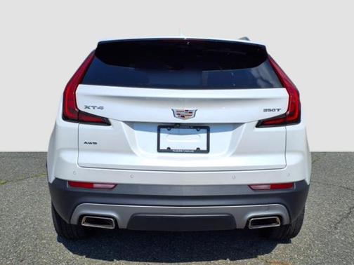 2022 Cadillac XT4 Premium Luxury
