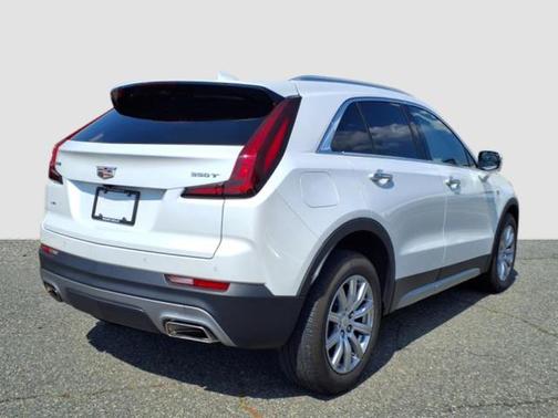 2022 Cadillac XT4 Premium Luxury