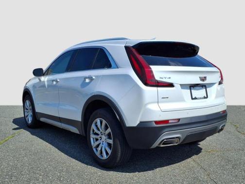 2022 Cadillac XT4 Premium Luxury