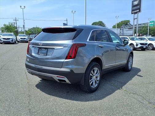 2022 Cadillac XT5 Premium Luxury