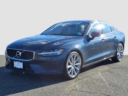 2020 Volvo S60 T6 Momentum