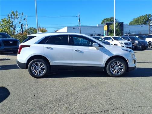 2022 Cadillac XT5 Premium Luxury
