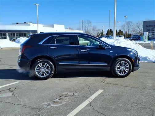 2022 Cadillac XT5 Premium Luxury