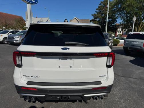2025 Ford Explorer Platinum 4WD
