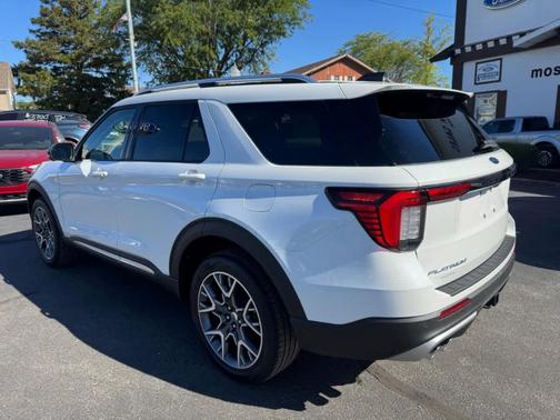 2025 Ford Explorer Platinum 4WD