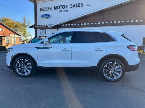 2022 Lincoln Nautilus Reserve