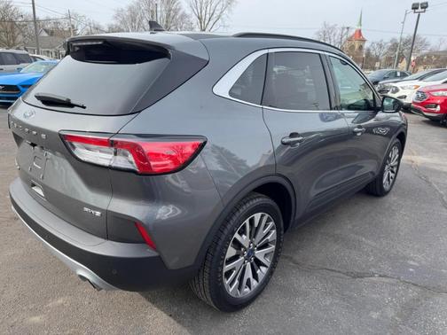 2022 Ford Escape Titanium