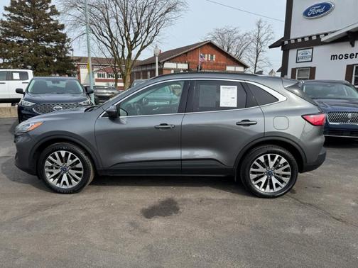 2022 Ford Escape Titanium