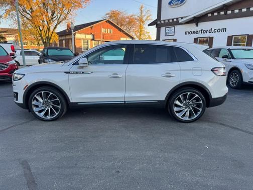 2019 Lincoln Nautilus Reserve