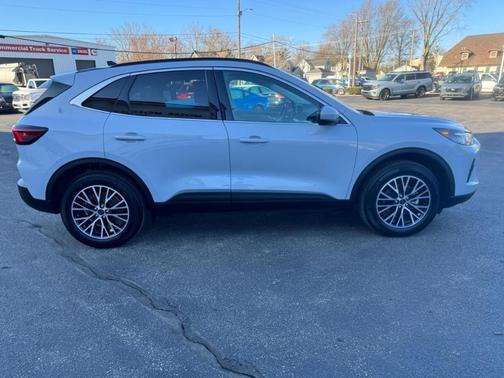2025 Ford Escape PHEV