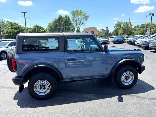 2025 Ford Bronco Base