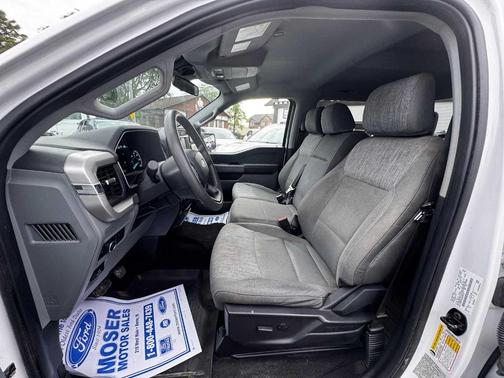 Oxford White 2022 Ford F-150 XLT